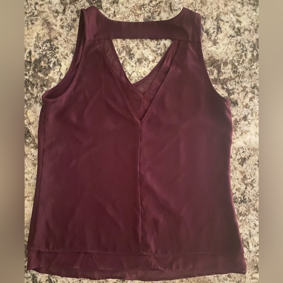 Dynamite burgundy sleeveless top. XS - Picture 5 of 5